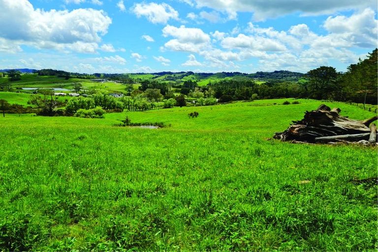 Photo of property in 68 Cemetery Road, Wainui, Silverdale, 0992