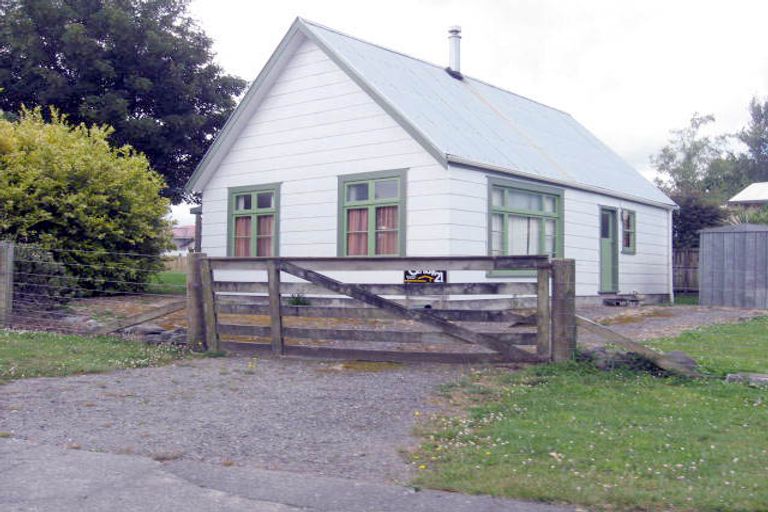 Photo of property in 35 Grey Street, Raetihi, 4632