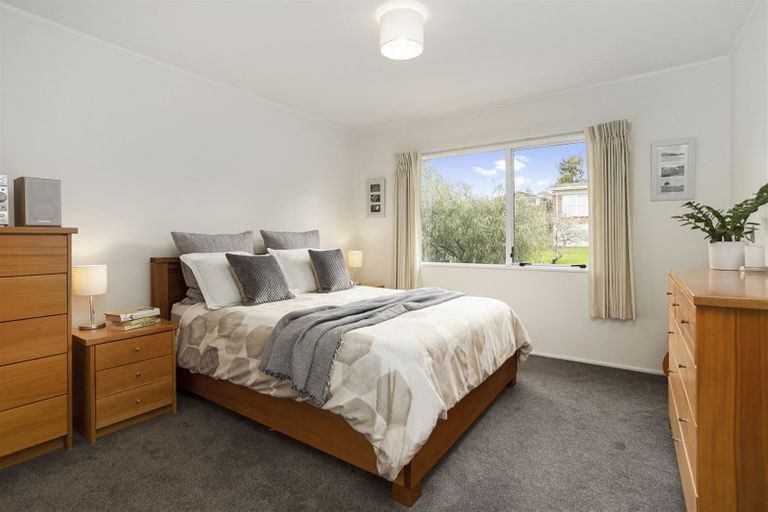 Photo of property in 2/4 Grove Lane, Pakuranga, Auckland, 2010