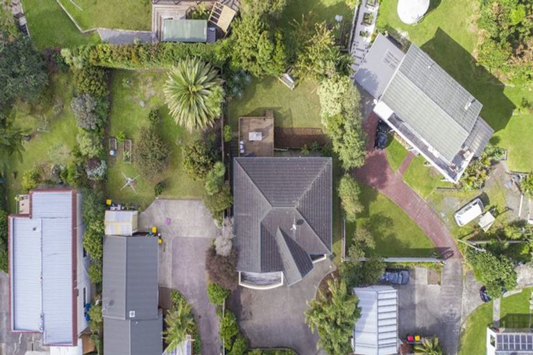 Photo of property in 35a Tindalls Bay Road, Tindalls Beach, Whangaparaoa, 0930