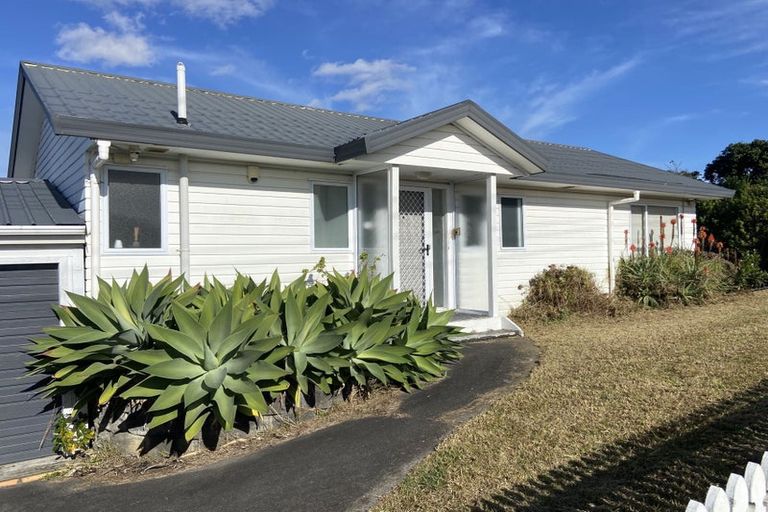 Photo of property in 107 Luckens Road, West Harbour, Auckland, 0618