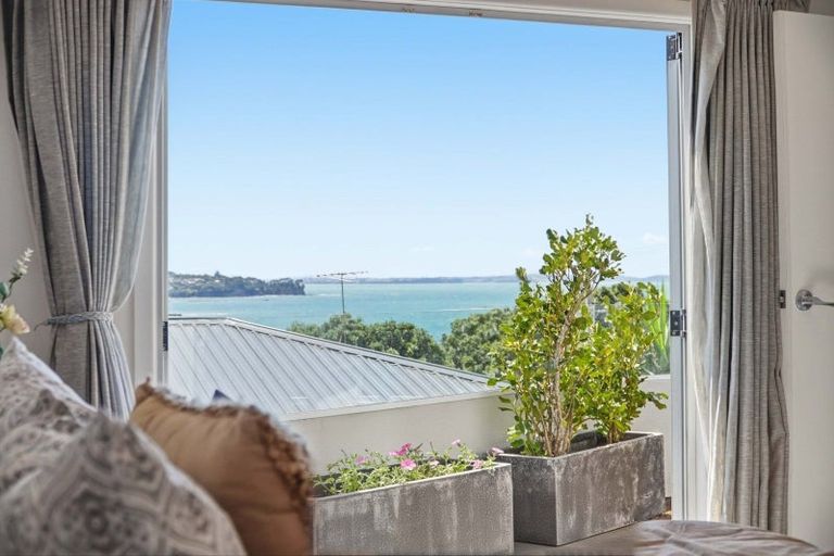 Photo of property in 1/22 Rothesay Bay Road, Rothesay Bay, Auckland, 0630