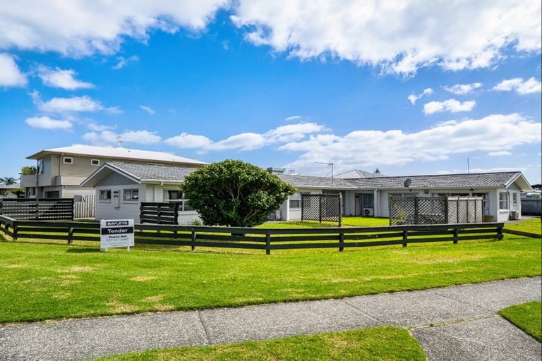Photo of property in 25 Clyde Street, Mount Maunganui, 3116