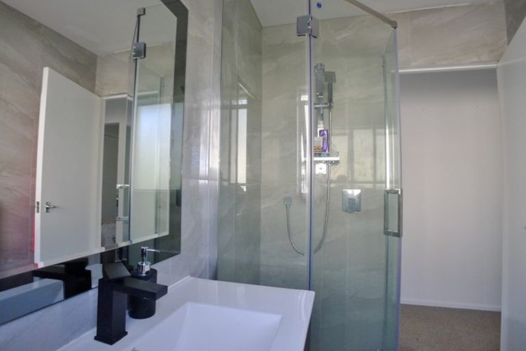 Photo of property in 1/29 Nikau Street, New Lynn, Auckland, 0600