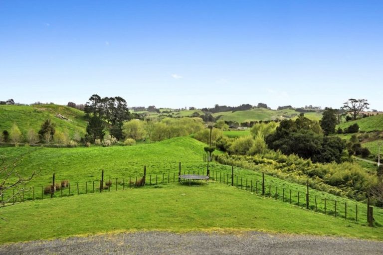 Photo of property in 187 Kimptons Road, Brookby, Manurewa, 2576