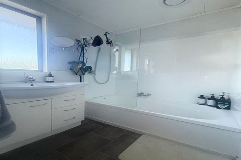 Photo of property in 20 Brookfield Road, Drury, 2577