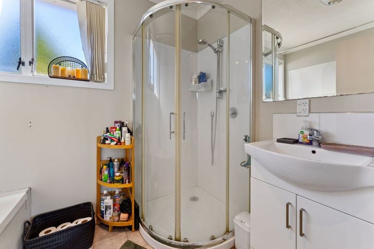 Photo of property in 1/14 Doone Place, Massey, Auckland, 0614