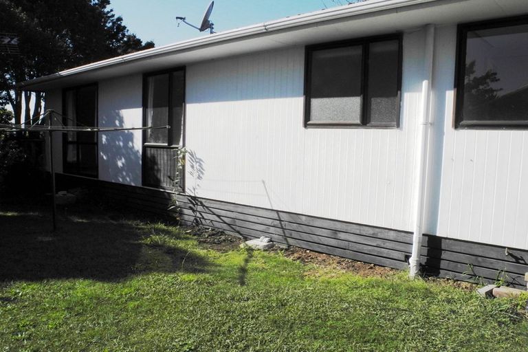 Photo of property in 1/5 Compass Place, Te Atatu Peninsula, Auckland, 0610