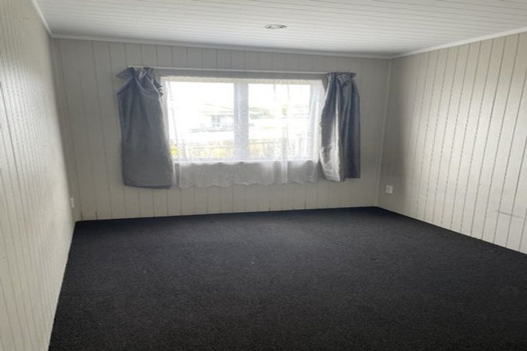 Photo of property in 2 Caserta Place, Clover Park, Auckland, 2023