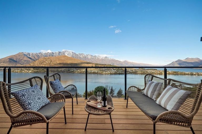 Photo of property in 7 Sunrise Lane, Queenstown, 9300