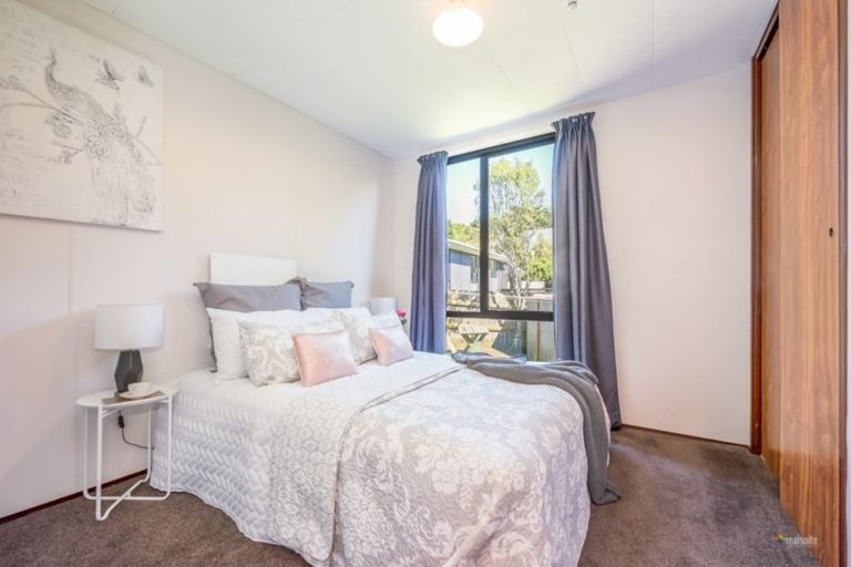 Photo of property in 1/169 Maungaraki Road, Korokoro, Lower Hutt, 5012