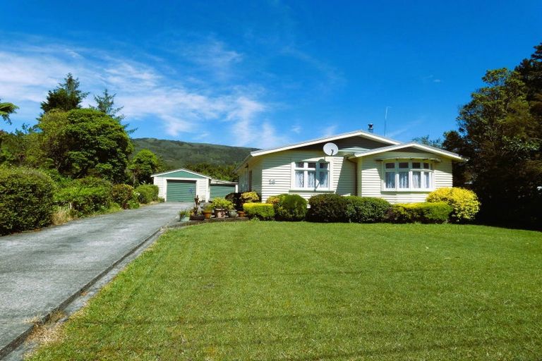 Photo of property in 16 Mcgill Street, Waimangaroa, Westport, 7891