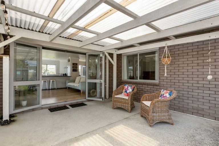 Photo of property in 10 Webb Place, Papamoa Beach, Papamoa, 3118