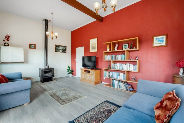 Photo of property in 124 Pacific Parade, Army Bay, Whangaparaoa, 0930