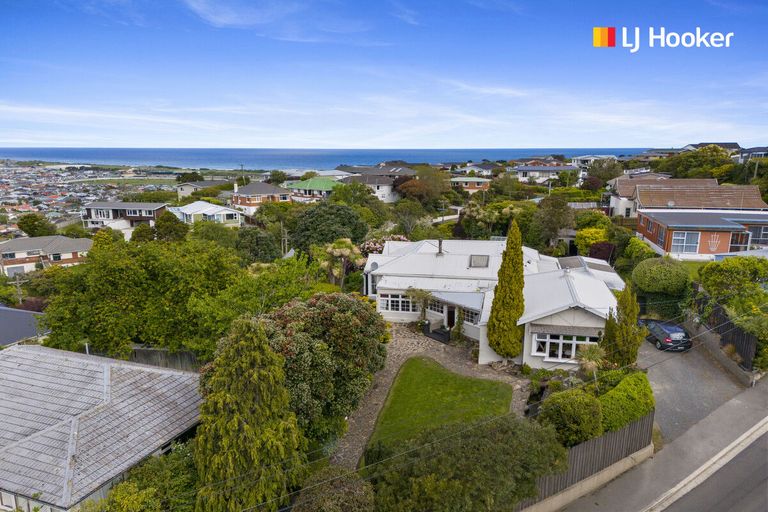 Photo of property in 19 Middleton Road, Kew, Dunedin, 9012