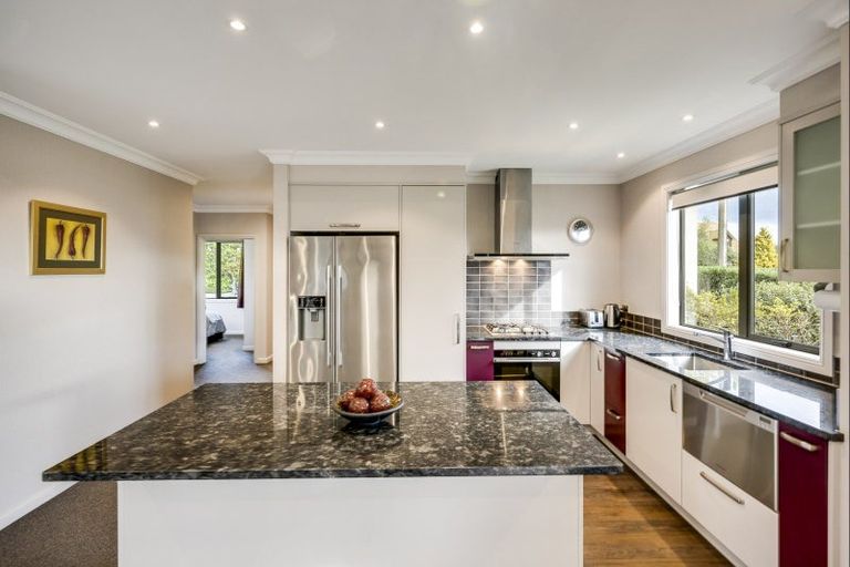 Photo of property in 2 Ranmore Lane, Havelock North, 4130