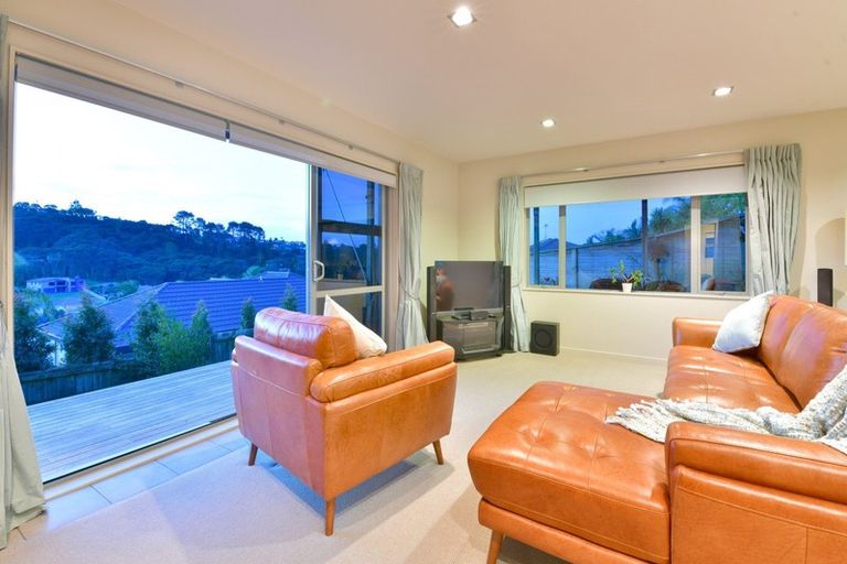 Photo of property in 24 Hawaiian Parade, Arkles Bay, Whangaparaoa, 0932