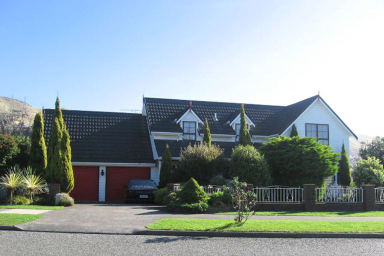 Photo of property in 25 Lakewood Avenue, Churton Park, Wellington, 6037