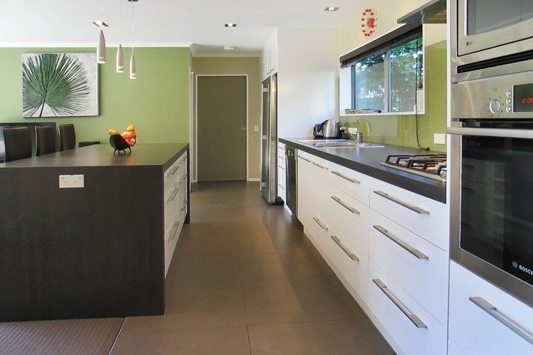 Photo of property in 76a Te Pene Avenue, Titahi Bay, Porirua, 5022