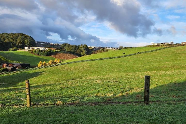 Photo of property in 62 Grace James Road, Pukekohe, 2120