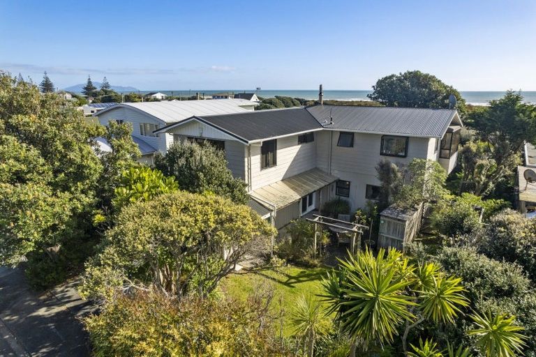 Photo of property in 5 Moana Street, Otaki Beach, Otaki, 5512