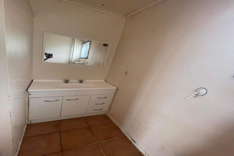 Photo of property in 2/37 Takanini Road, Takanini, 2112