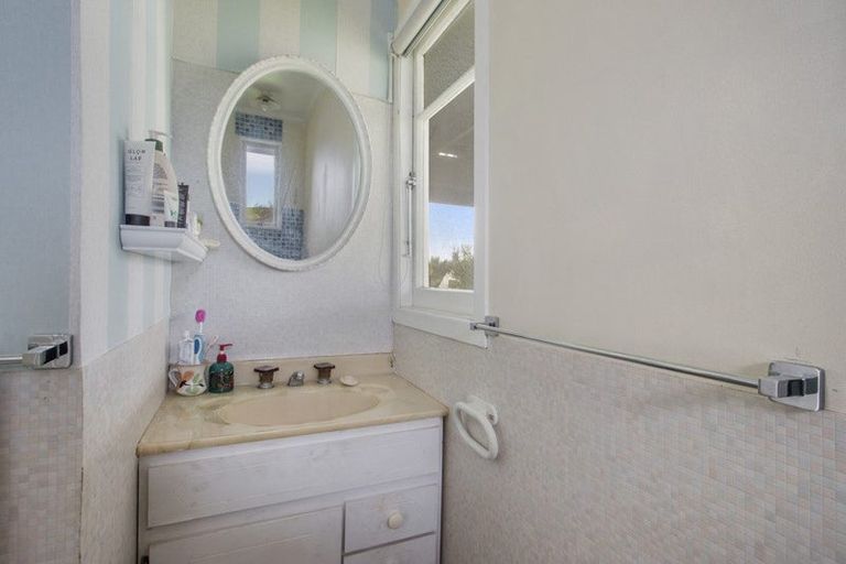 Photo of property in 54 Athenree Road, Athenree, Katikati, 3177