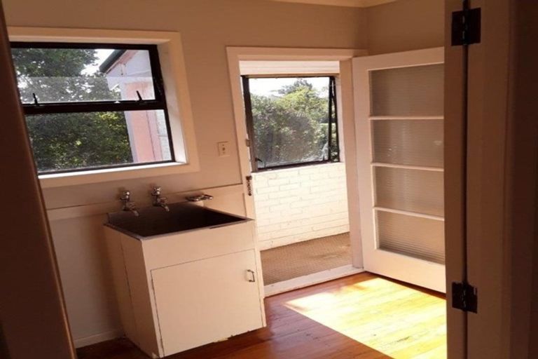 Photo of property in 14 Litten Road, Cockle Bay, Auckland, 2014