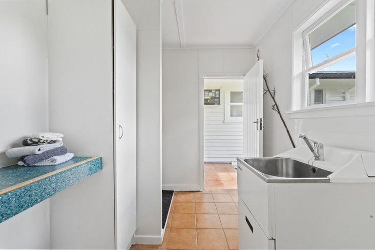 Photo of property in 1886 State Highway 1, Kaiwaka, 0573