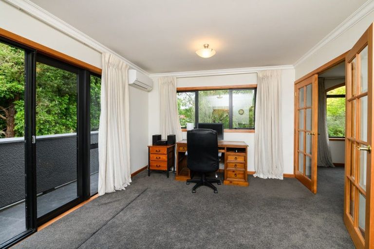Photo of property in 9 Awatea Terrace, Hokowhitu, Palmerston North, 4410