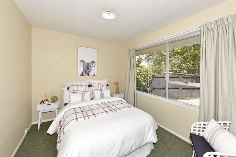 Photo of property in 1/11a Glen Place, Parklands, Christchurch, 8083