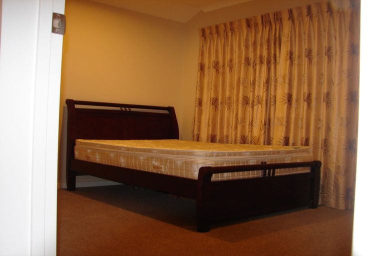 Photo of property in 9 Keating Rise, Northcross, Auckland, 0632