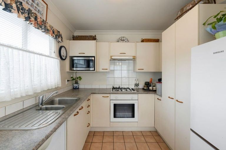 Photo of property in 126 Collins Road, Melville, Hamilton, 3206