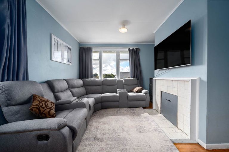 Photo of property in 11 Rangituhi Crescent, Takapuwahia, Porirua, 5022
