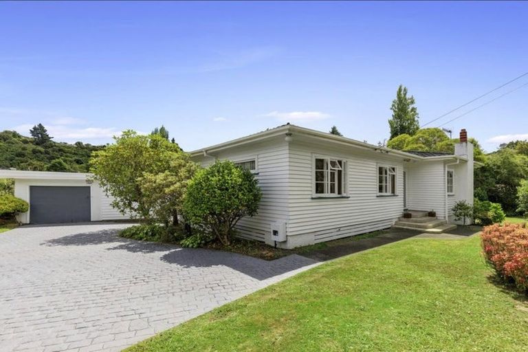 Photo of property in 66 Stokes Valley Road, Stokes Valley, Lower Hutt, 5019