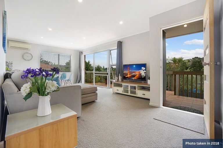 Photo of property in 1/17 Sandiacre Way, Browns Bay, Auckland, 0630