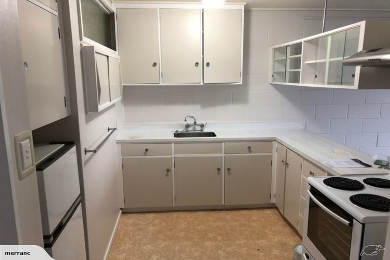 Photo of property in 26 Duchess Place, Maupuia, Wellington, 6022