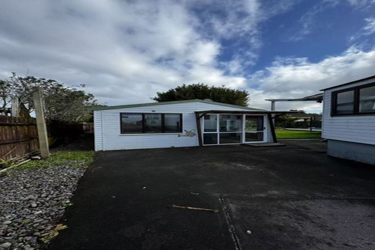 Photo of property in 85 Santiago Crescent, Unsworth Heights, Auckland, 0632