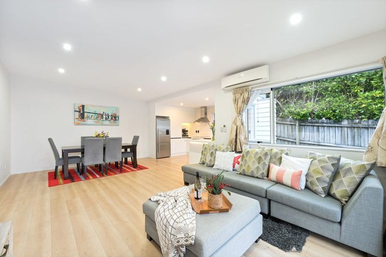 Photo of property in 9 Cityview Place, Massey, Auckland, 0614