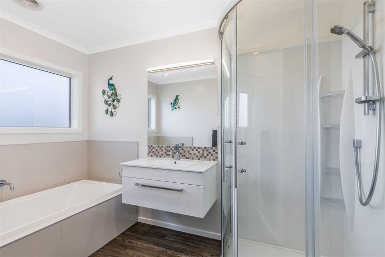 Photo of property in 17 Waitaria Terrace, Aotea, Porirua, 5024