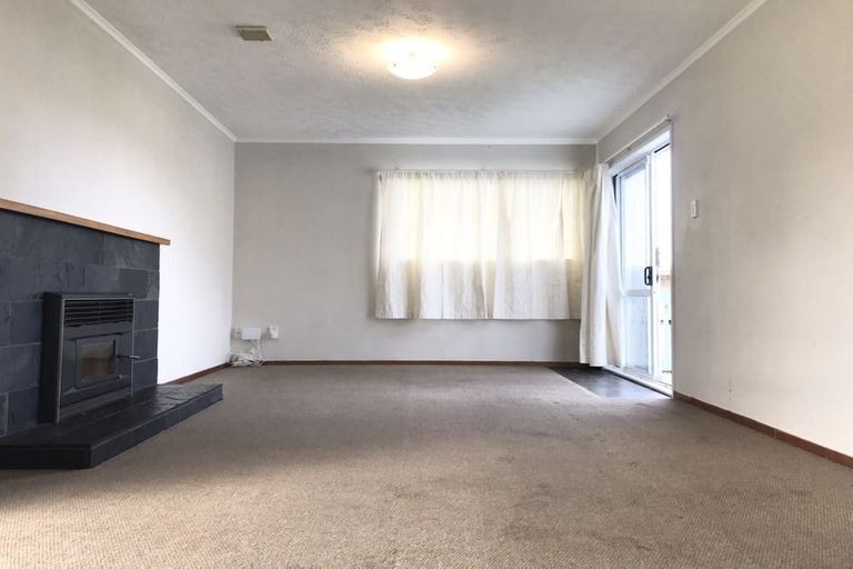 Photo of property in 16 Roberts Road, Te Atatu South, Auckland, 0610