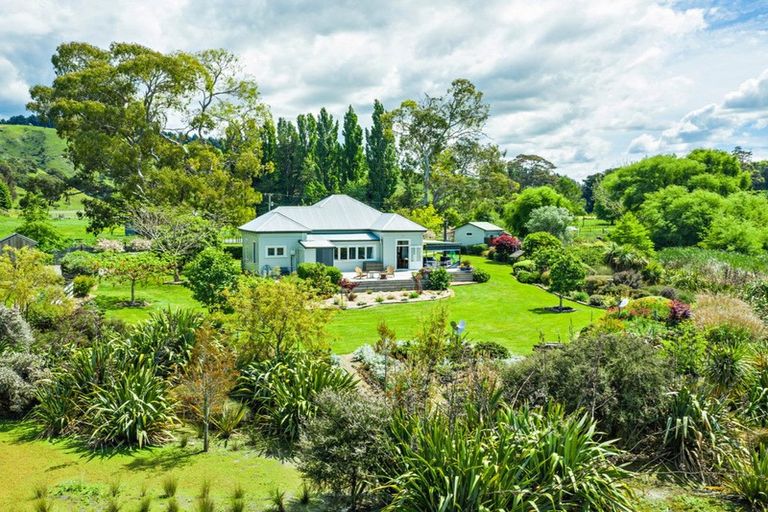 Photo of property in 223 Taurau Valley Road, Manutuke, 4072