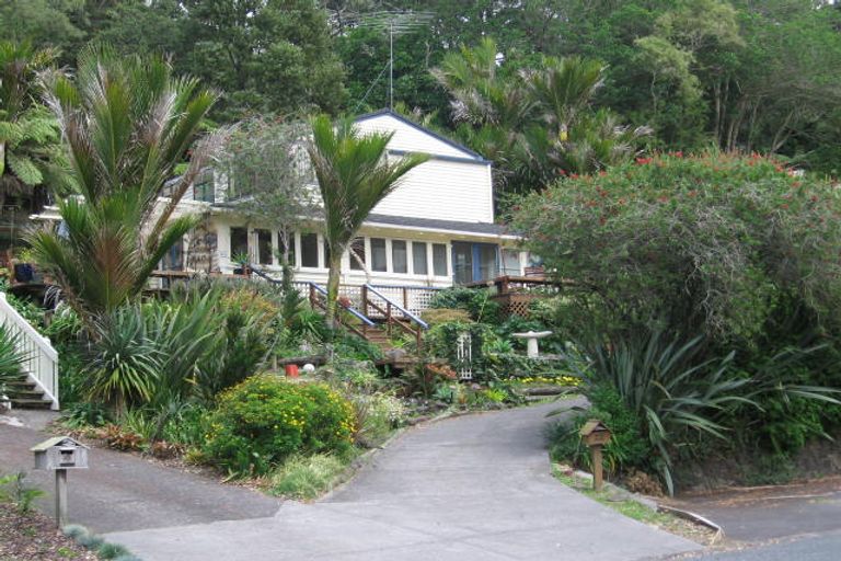 Photo of property in 43 Valley Road, Titirangi, Auckland, 0604