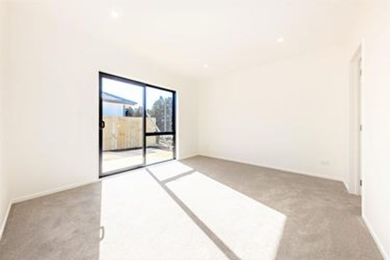 Photo of property in 21 Tuuhura Road, Pukekohe, 2120