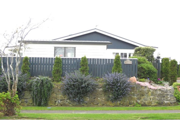 Photo of property in 29 Nevada Drive, Merrilands, New Plymouth, 4312