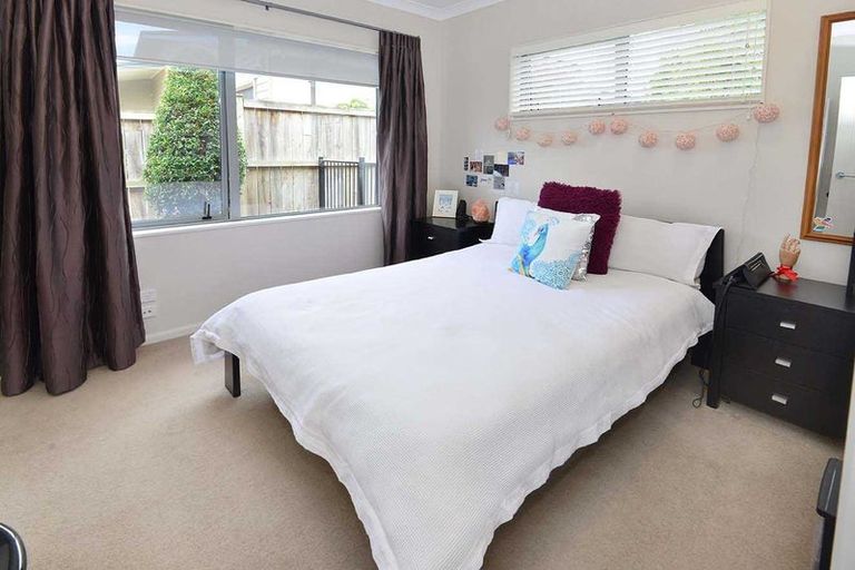 Photo of property in 12 Whares Court, Silverdale, 0932