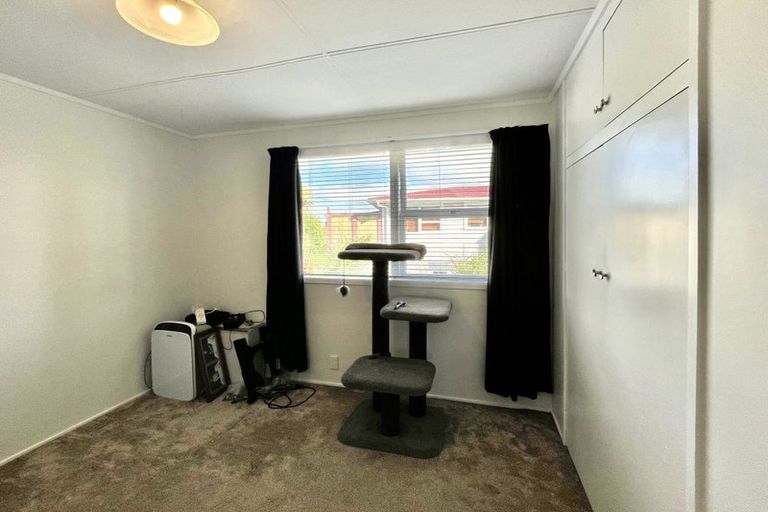 Photo of property in 2/25 Drome View Place, Beach Haven, Auckland, 0626