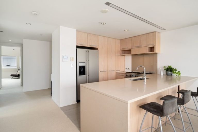 Photo of property in 6/50 Marine Parade, Mount Maunganui, 3116