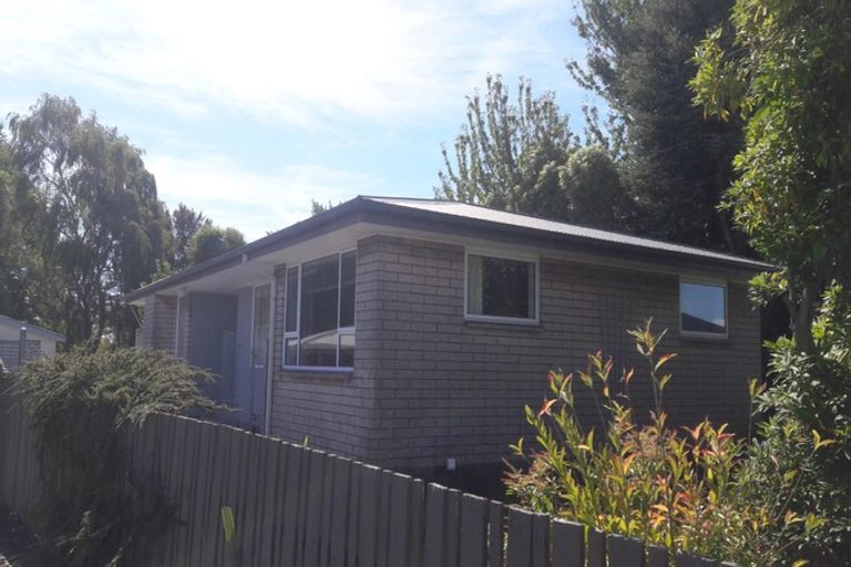 Photo of property in 8 Gladson Avenue, Sockburn, Christchurch, 8042