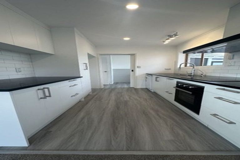 Photo of property in 1/166 Fisher Parade, Farm Cove, Auckland, 2012